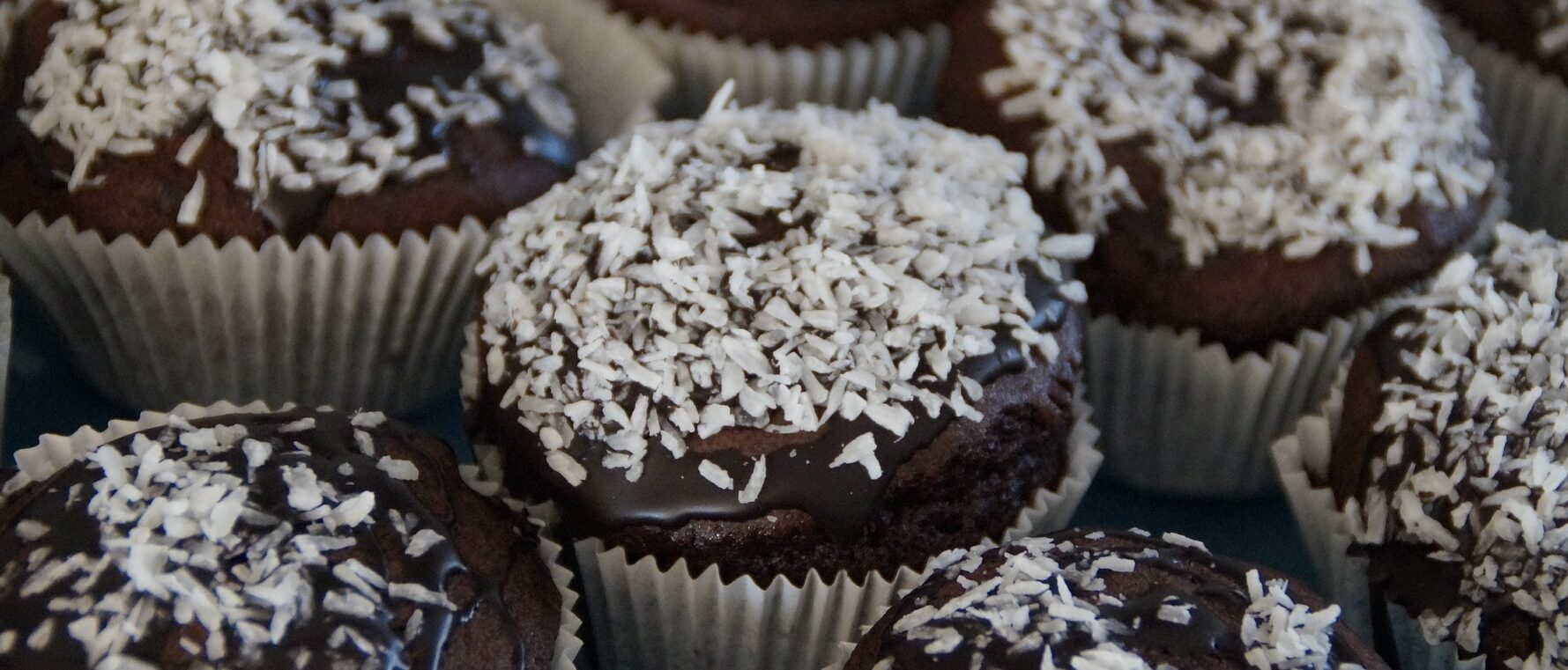 Al momento stai visualizzando Muffin al cocco e cacao (con lievito per dolci)